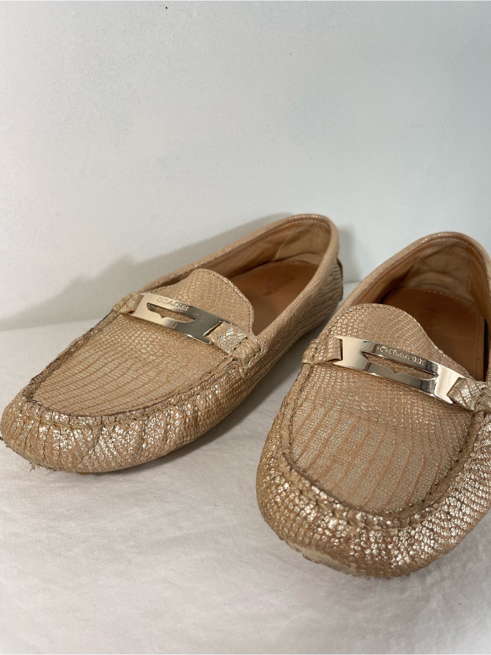 Coach Nola Gold Textured Leather Driving Loafers Size 8 B - Picture 3 of 15